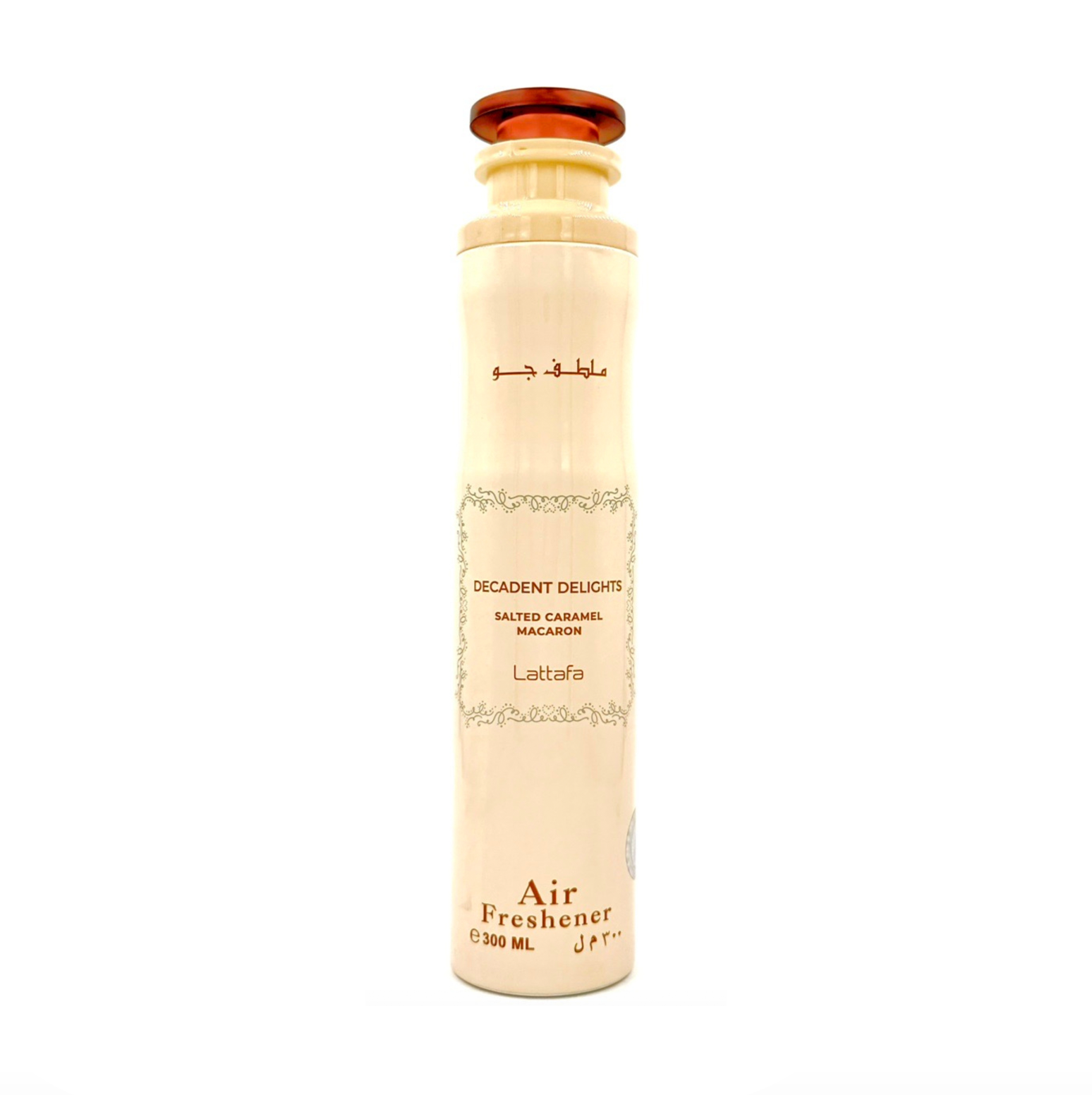 Une prise de vue professionnelle en studio du flacon de désodorisant Lattafa Decadent Delights Salted Caramel Macaron (300ml), mettant en valeur son design élégant et sa marque de parfum gourmet sur un fond propre.